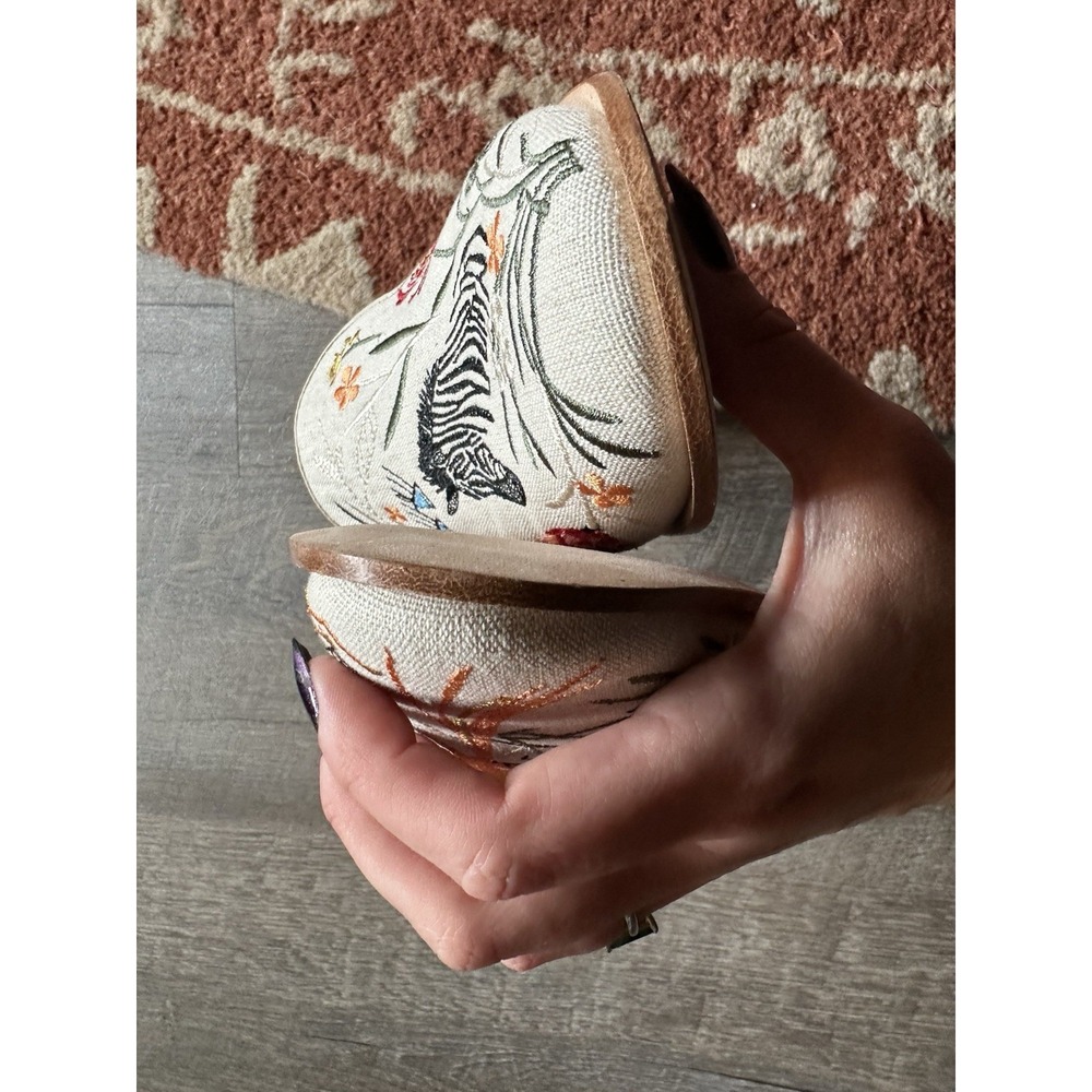 Johnny Was‎ Embroidered  Zebra Tropical Bird Slip On Watipaso Mules Flats 8.5 - Picture 5 of 7